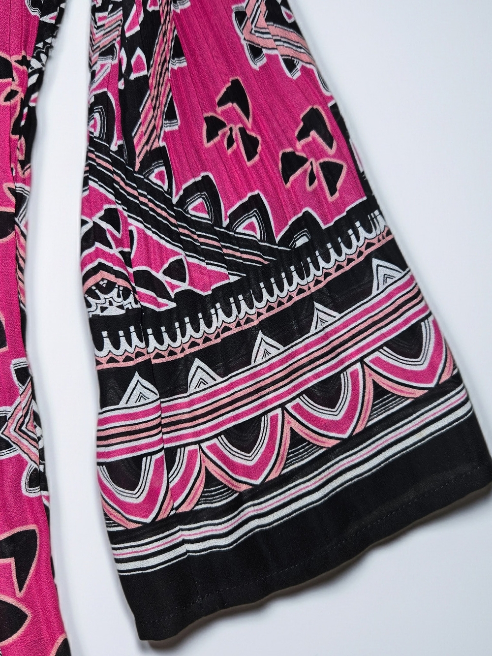 Alfani Black and Pink Geometric Blouse, Pleating- Tailored Pink & Black Size 6 - Picture 2 of 9